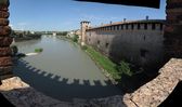 SX19347-64 Ponte di Castelvecchio, Verona, Italy.jpg